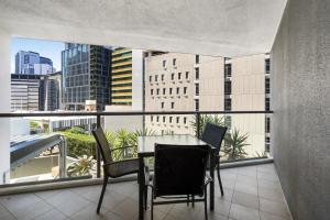 Brisbane City Retreat with Private Balcony