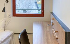 3 Bedroom Gorgeous Apartment In Myggenäs