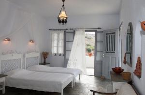 Ostria Studios Sifnos Greece