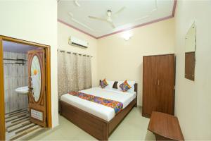 FabHotel Mansagar - Nr Hawa Mahal