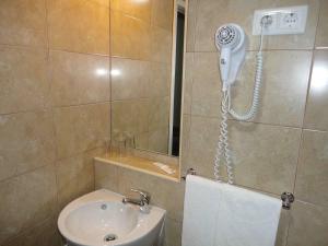 Twin Room room in Hotel Domus