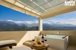 StayVista at Tirtham Ivory Home with Jacuzzi