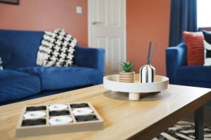 NEW! 3 Bed Home in Stockton-on-tees City Centre by Stay With Us, Ideal for Families & Large Groups, SLEEPS 5!!