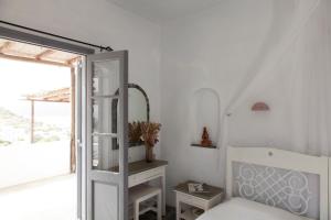 Ostria Studios Sifnos Greece