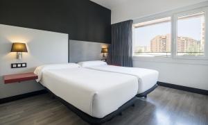 Superior Double or Twin Room room in Ilunion Romareda