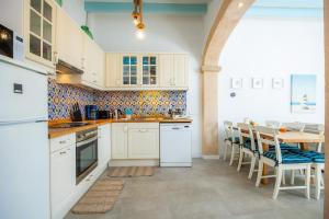 Marina 48 Seafront Apartment