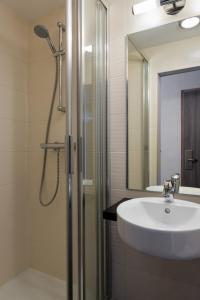 Hotels Reims Hotel : photos des chambres