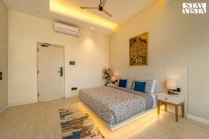 StayVista at Tirtham Ivory Home with Jacuzzi