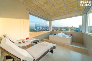 StayVista at Tirtham Ivory Home with Jacuzzi