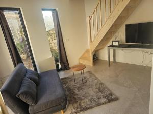 Dependance au calme avec chambre sur mezzanine