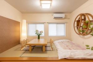 Shinagawa area , detached house , 2LDK , 3-minute walk from Tachikawa station , in the shopping district ,4 semi-double beds
