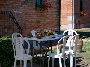 Lovely farmhouse in Tuscany with panoramic view
