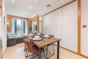 Free housekeeping visits during your stay - StayShort - Cozy & Comfortable 1BR in Business Bay