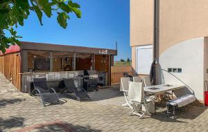 Pet Friendly Apartment In Vrsi With Wifi