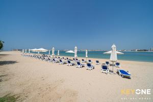 Spacious One Bedroom with Beach Access