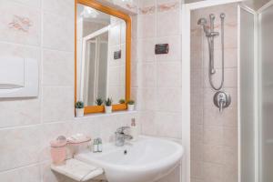 Villa Chiara 2 bedr, View, Parking, Garden, Grill