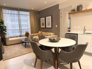Sandton Cozy Unit A - 2 Bed 2 Bath