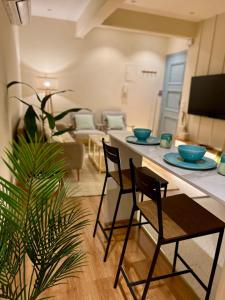 The Blue Bell on 7th