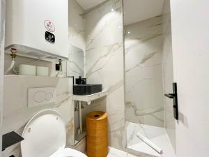 Urban Flat 97 - Spacious 1 Bedroom in Paris