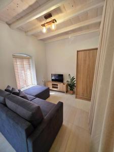 Annama Apartment I