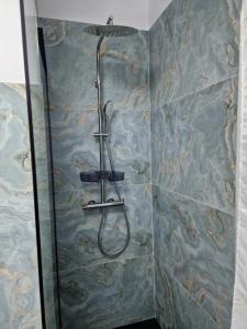 Quiet 1 bedroom, central