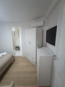 Elena Apartment Pennavaia