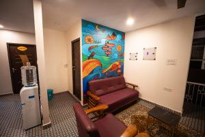 Rayzen Stays & Backpackers Hostel
