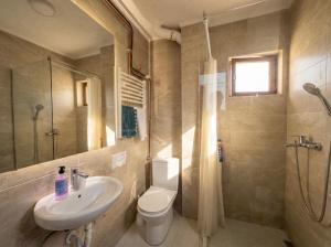 Golden Bay Apartment