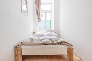 Elegant Private Rooms Near Danube With Garden Access