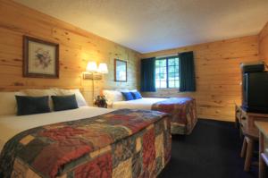 Deluxe Double Room room in Duluth Spirit Mountain Inn- Americas Best Value Inn
