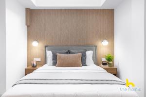 Modern Studio with Ceiling Window near The Acropolis