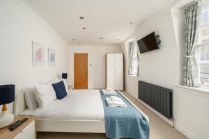 Queensferry Street Lane - Fantastic 2 BR City Centre Mews House with free secure parking!