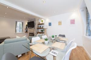 Queensferry Street Lane - Fantastic 2 BR City Centre Mews House with free secure parking!