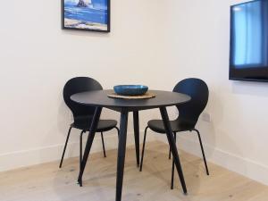 Stylish, modern studio on Easter Road - Flat 2, Elgin House