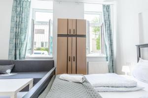Elegant Private Rooms Near Danube With Garden Access