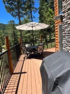 Quiet cabin in the Sacramentos