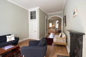 High Street - modern Scandi design apartment in the heart of the old town!