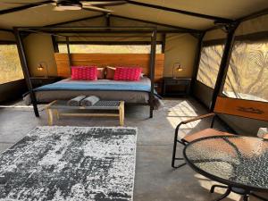 Nauams Namibia - Farmyard Chalets, Mountain Cabins and Campsite