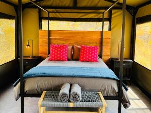 Nauams Namibia - Farmyard Chalets, Mountain Cabins and Campsite