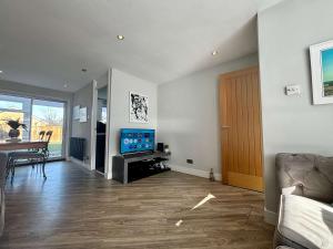 Stylish Solihull Home Near NEC JLR & Airport Free Parking & Garden