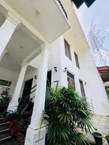 Akshi Hostel
