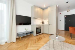 Modern Apartment in the Center near Motława River by Noclegi Renters