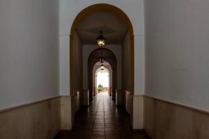 Recaredo Central Suite by Valcambre