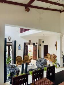 Akshi Hostel