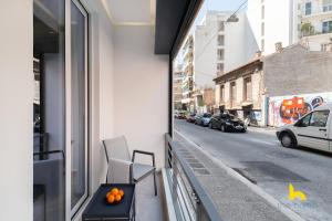 Modern Athenian Habitat near Acropolis & Metro!