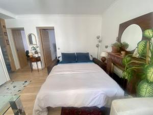 Mosaic Canal - 2 bedrooms flat, 10mn walk to Paris