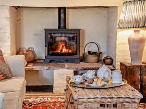 3 Bed in Brecon oc-94434