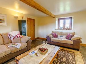 4 Bed in Abergavenny oc-88014