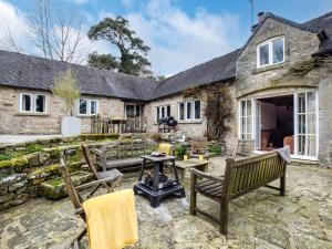 5 Bed in Ashbourne oc-85565