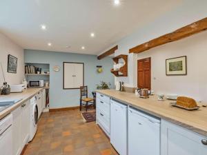 5 Bed in Ashbourne oc-85565